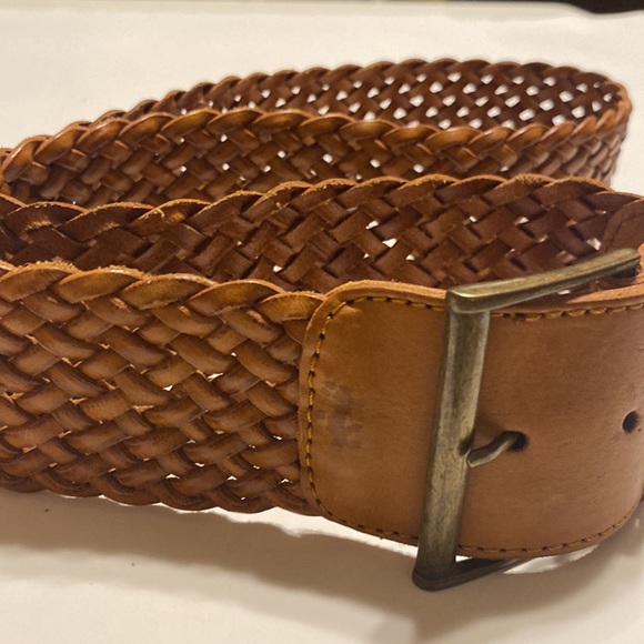 30-9192 PERRY ELLIS GENUINE LEATHER BELT SIZE ML - Picture 7 of 7